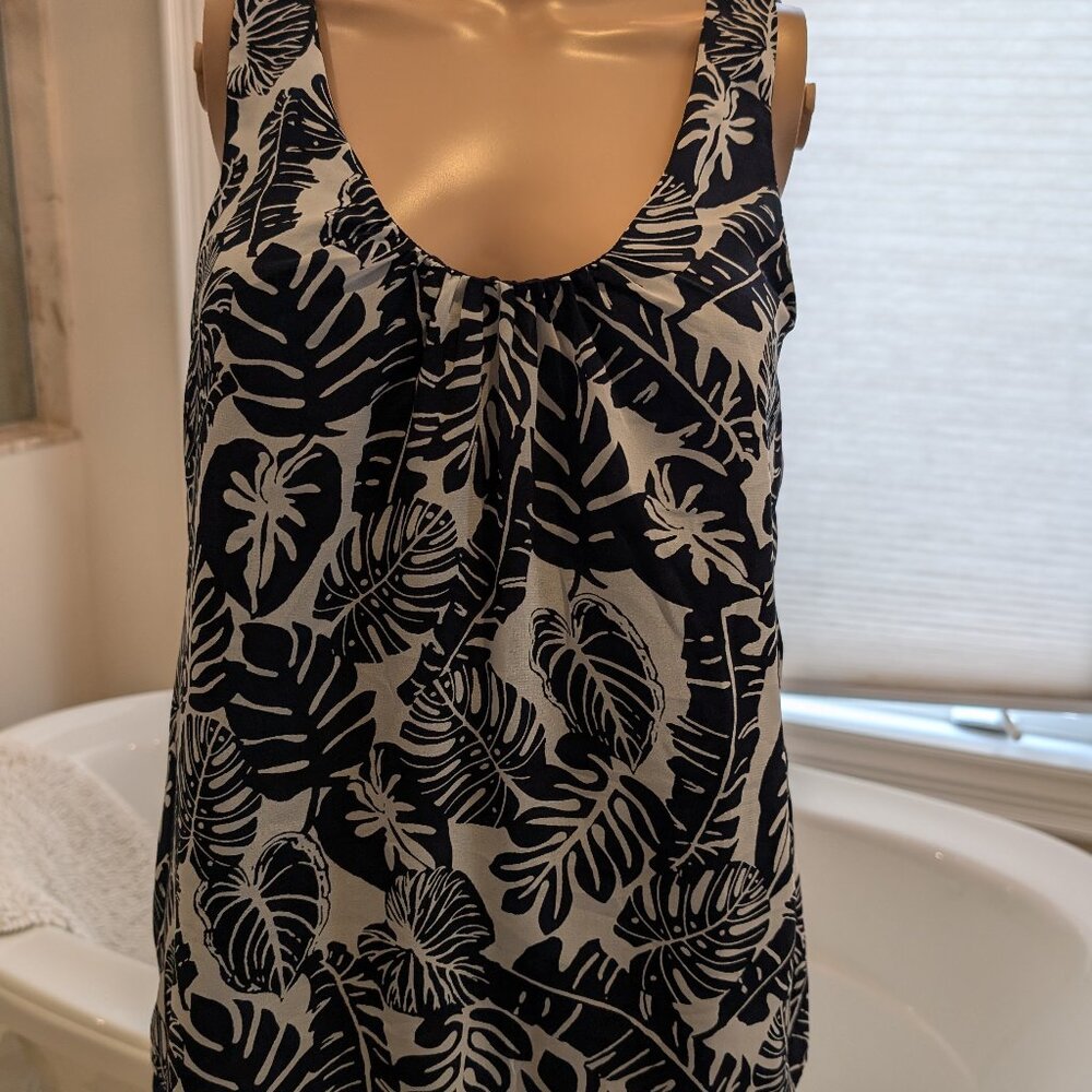 Alfred Sung Black & White Sleeveless Top Size Medium